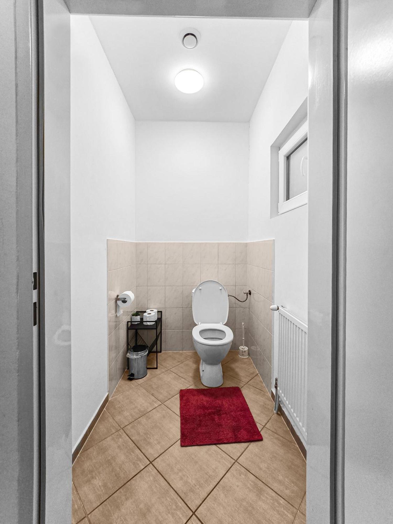 Three-Bedroom, Three King-Size Bed Retreat เวียนนา ภายนอก รูปภาพ