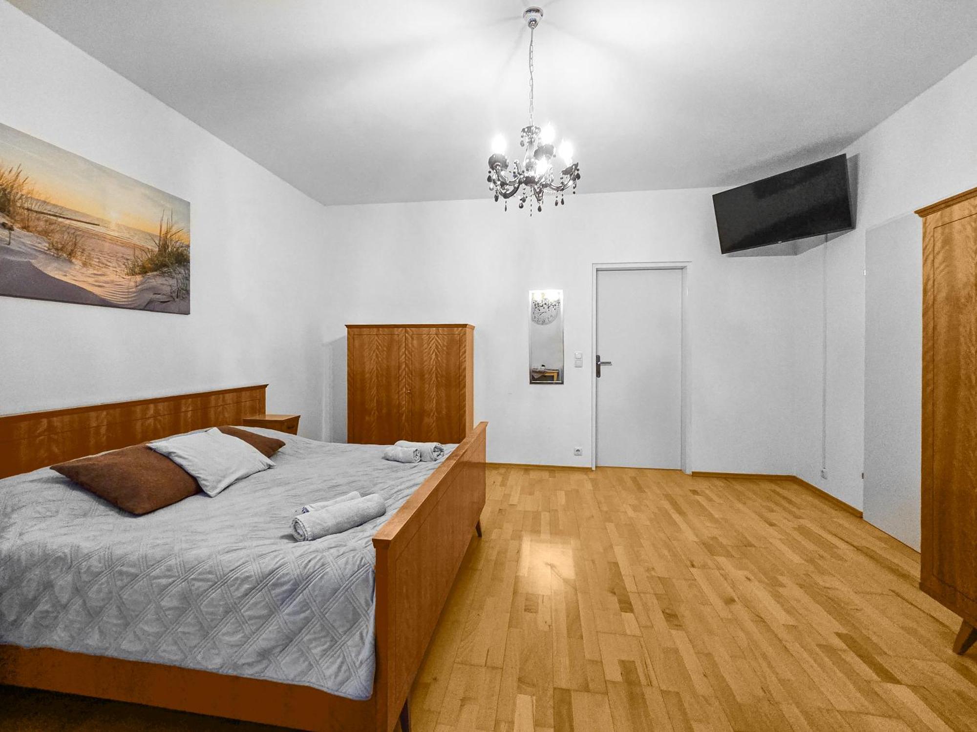 Three-Bedroom, Three King-Size Bed Retreat เวียนนา ภายนอก รูปภาพ