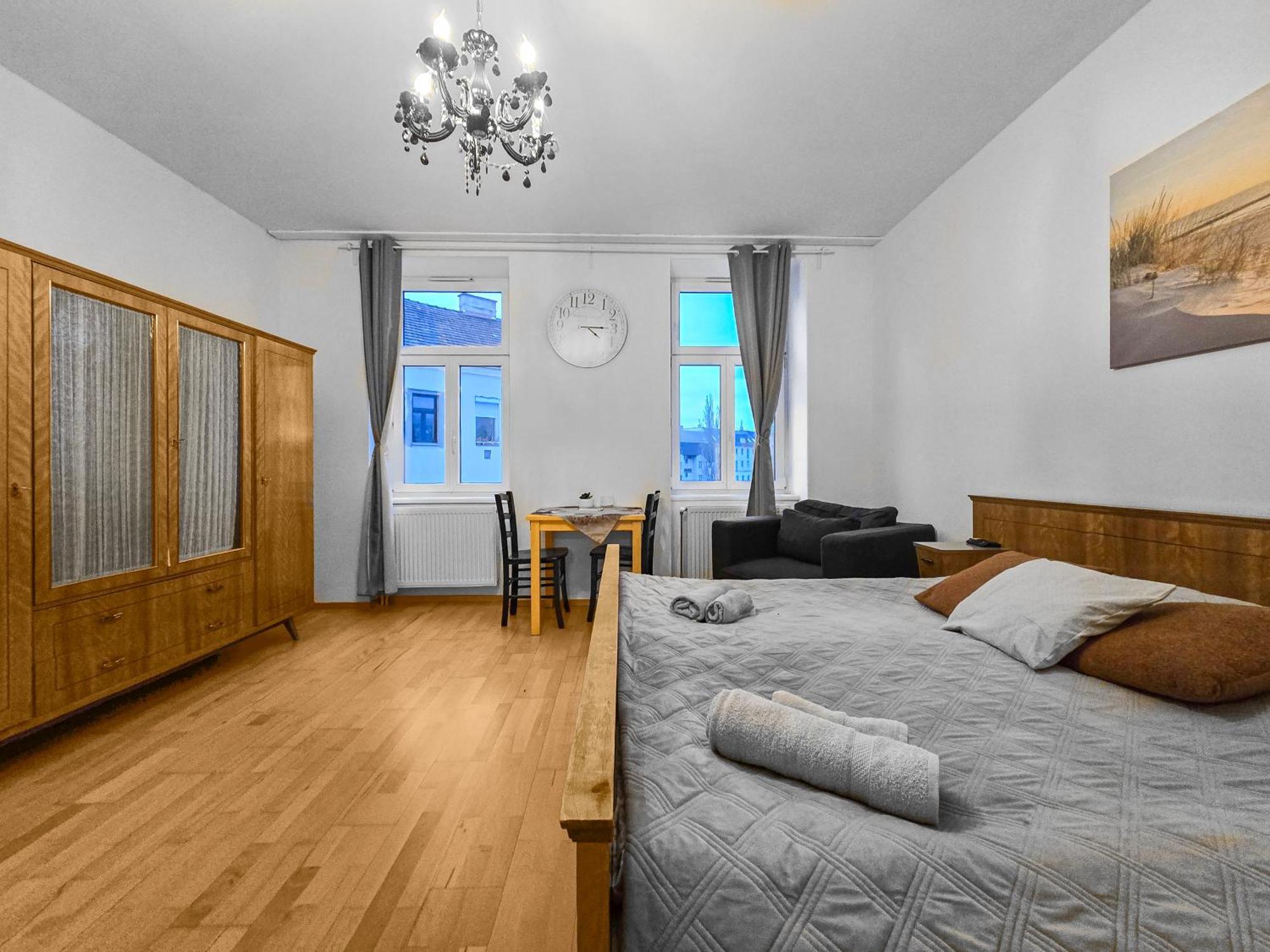 Three-Bedroom, Three King-Size Bed Retreat เวียนนา ภายนอก รูปภาพ