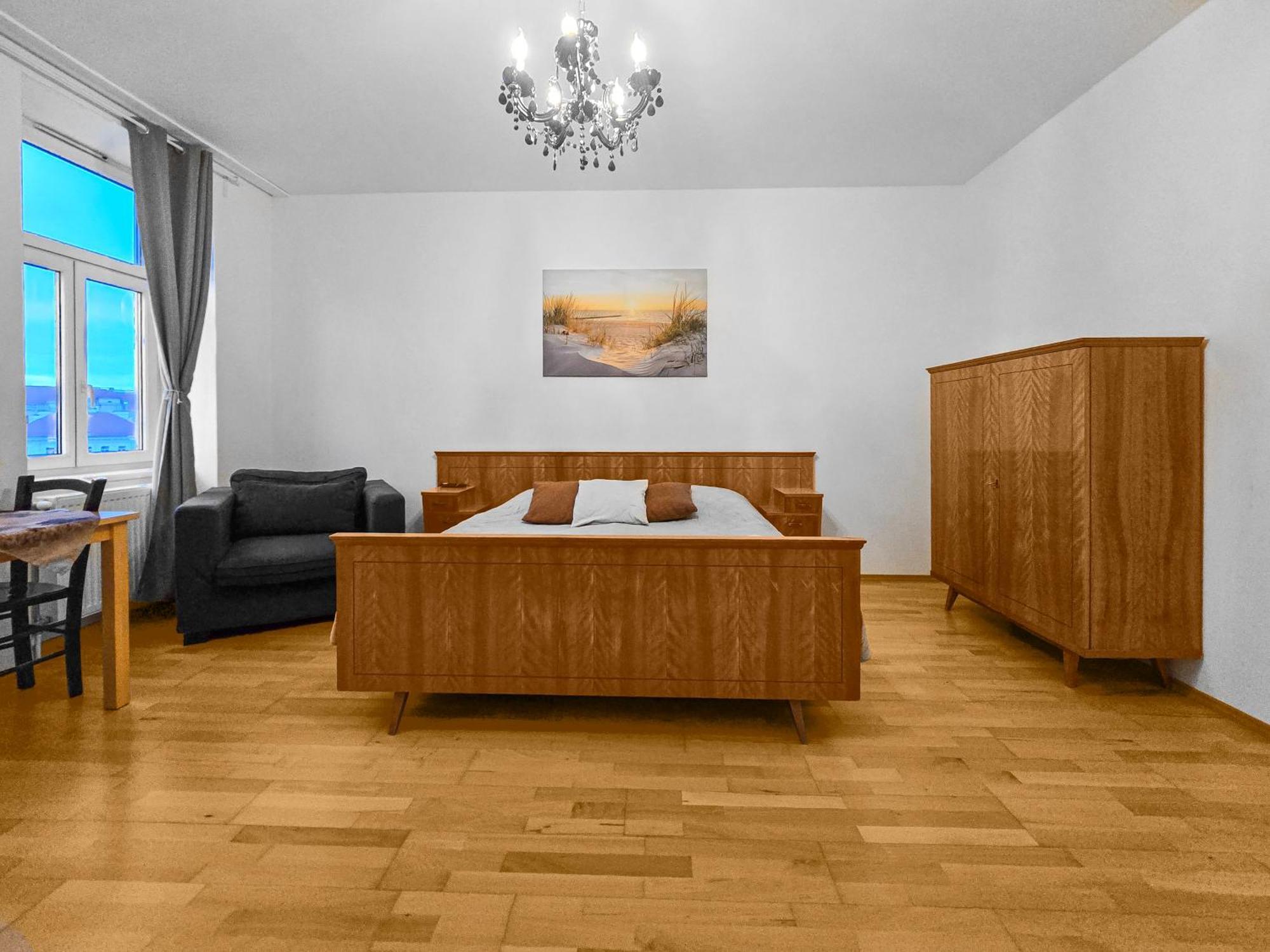 Three-Bedroom, Three King-Size Bed Retreat เวียนนา ภายนอก รูปภาพ